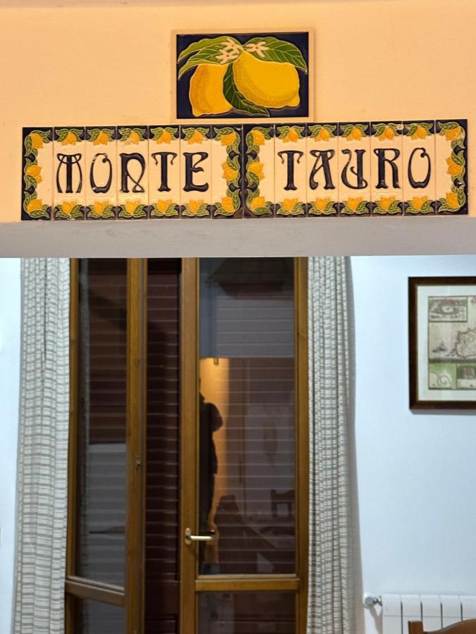 Monte Tauro Apartment 陶尔米纳 外观 照片