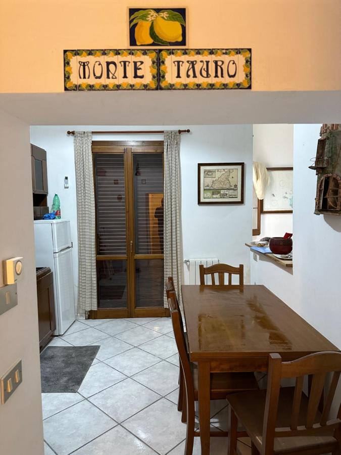Monte Tauro Apartment 陶尔米纳 外观 照片